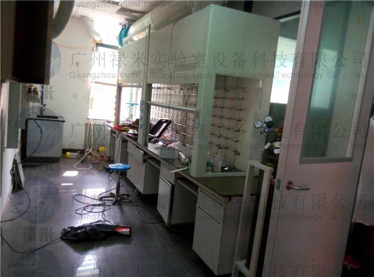 桌上型通風柜現場施工