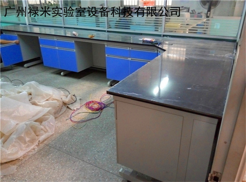 如何選用適合自己的實驗臺？